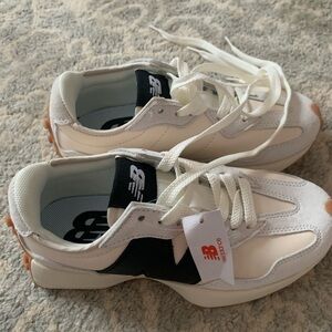 New Balance 327 sneakers shoes Moonbeam ecru black 5.5 women’s